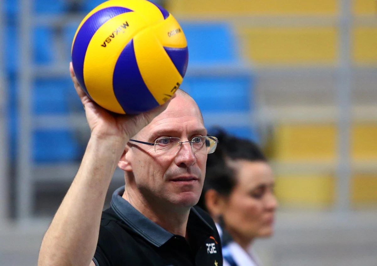 Siatkarze PGE Skry Bełchatów wygrali w Berlinie z Recycling Volleys 3:0 (25:21, 25:22, 25:23) w trzeciej kolejce grupy D Ligi Mistrzów. W drugim meczu tej grupy Trefl Gdańsk pokonał we własnej hali mistrza Belgii Greenyard Maaseik 3:1.