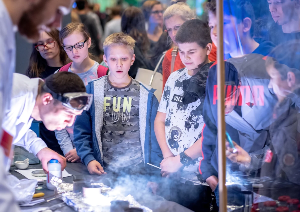 "Fundusz Polskiej Nauki zostanie uruchomiony w ciągu 3-4 miesięcy" - zapowiedział wiceminister nauki i szkolnictwa wyższego, Piotr Dardziński. Wyraził nadzieję, że rząd zajmie się projektem ustawy powołującej Fundusz na posiedzeniu 22 stycznia.