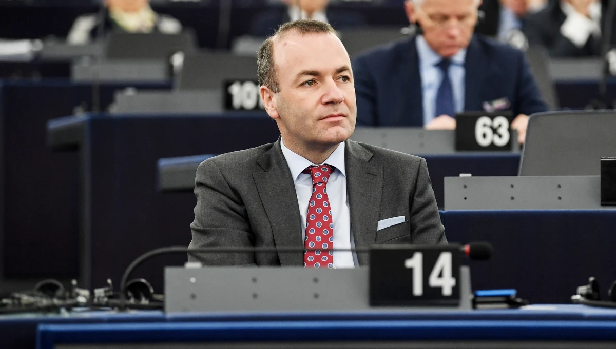 ​Przełożenie wyznaczone na 29 marca terminu wyjścia Wielkiej Brytanii z Unii Europejskiej ma sens tylko pod warunkiem, że Londyn wyjaśni, jakie kroki zamierza podjąć po odrzuceniu umowy w sprawie brexitu przez brytyjski parlament - powiedział Manfred Weber.