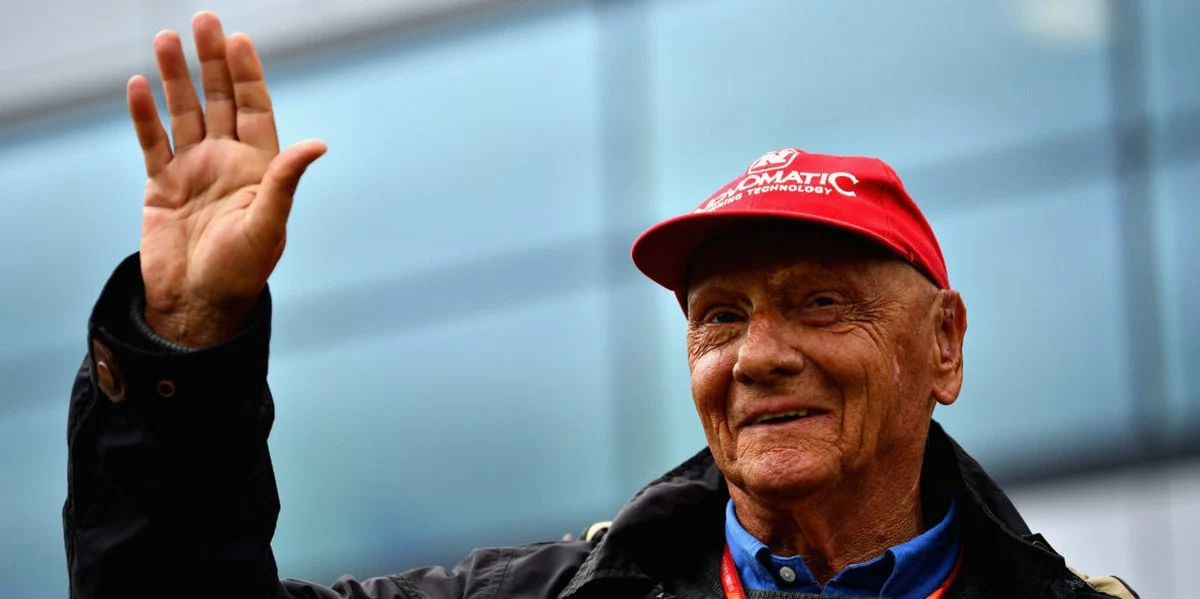 Trzykrotny mistrz świata Formuły 1 Niki Lauda, który na początku stycznia z powodu ciężkiej grypy trafił do szpitala w Wiedniu, został wypisany do domu. Każda infekcja w jego przypadku jest groźna, na początku sierpnia ubiegłego roku Austriak przeszedł zabieg przeszczepu płuc.