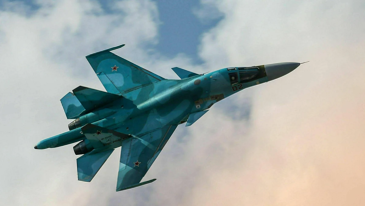 Dziś na rosyjskim Dalekim Wschodzie z radarów zniknęły dwa wielozadaniowe bombowce Su-34. Jak podają media maszyny zderzyły się w powietrzu. Prawdopodobnie załogi zdołały się katapultować. Wciąż badane są przyczyny katastrofy i możliwa wersja zdarzeń.