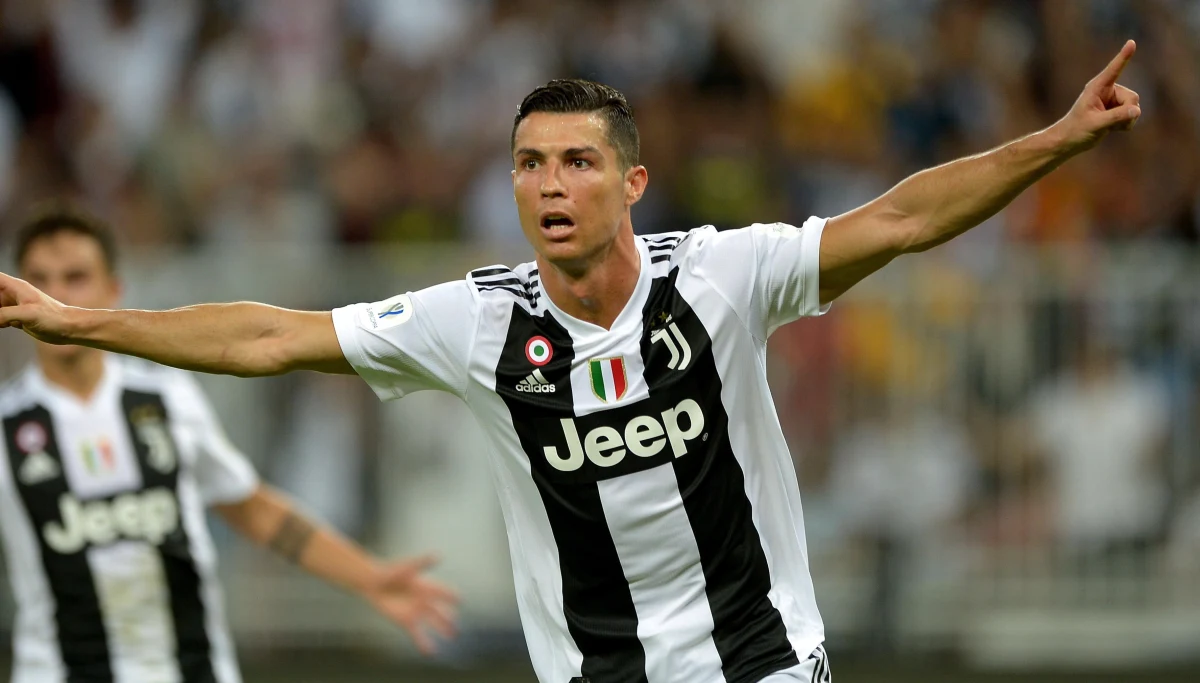 Słynny portugalski piłkarz Cristiano Ronaldo będzie musiał stawić się we wtorek przed sądem w Madrycie, który skaże go na 18,8 mln euro kary za oszustwo podatkowe - poinformował rzecznik prasowy tej instytucji.