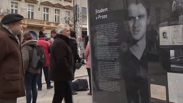 Przed 50 laty, 16 stycznia 1969 roku, na placu Wacława podpalił się student Jan Palach; po trzech dniach pobytu w szpitalu zmarł. Pozostawił listy, w których pisał, że chce przebudzić społeczeństwo czechosłowackie z bierności, w którą popadło już w pięć miesięcy po inwazji wojsk Układu Warszawskiego na Czechosłowację.