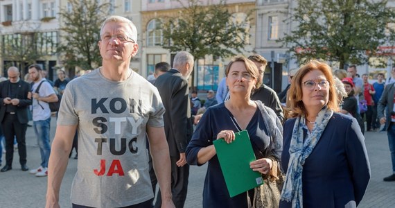 Prezydent Poznania Jacek Jaśkowiak odwołał się od decyzji o umorzeniu przez prokuraturę postępowania w sprawie "politycznych aktów zgonu". Zostały one "wydane" przez Młodzież Wszechpolską m.in. jemu i zamordowanemu prezydentowi Gdańska Pawłowi Adamowiczowi.

