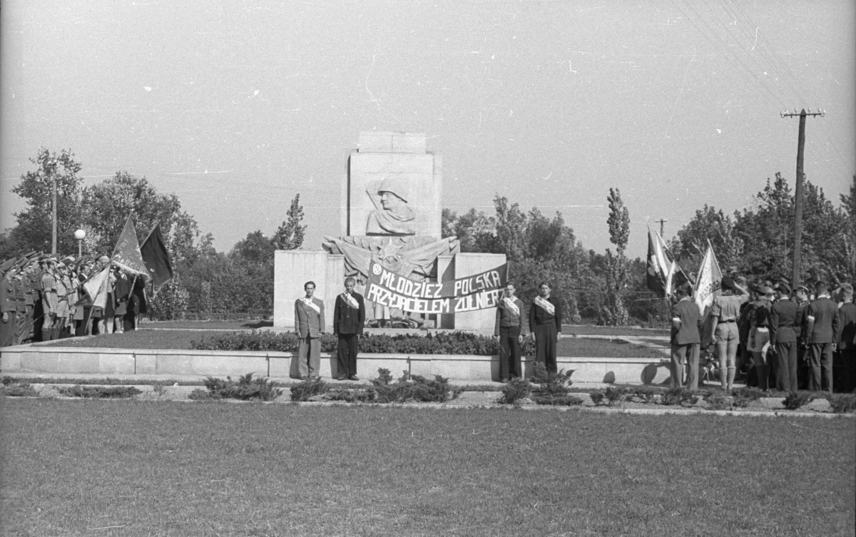 W styczniu w wielu polskich miastach organizowane są uroczystości z okazji "wyzwolenia" ich w 1945 roku przez Armię Czerwoną.