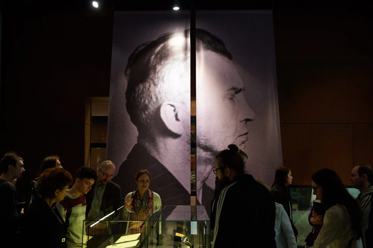 74 lata temu - 19 stycznia 1945 roku - wobec błyskawicznych postępów wielkiej ofensywy wojsk sowieckich, która w połowie stycznia ruszyła znad Wisły, Dowódca Armii Krajowej gen. Leopold Okulicki "Niedźwiadek" wydał ostatnie rozkazy skierowane do żołnierzy AK. Pisał m.in.: "Dalszą swą pracę i działalność prowadźcie w duchu odzyskania pełnej niepodległości Państwa i ochrony ludności polskiej przed zagładą".