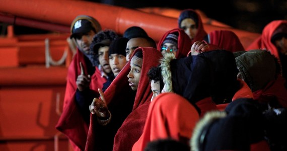 Nawet 117 osób w tym 10 kobiet i dwoje dzieci prawdopodobnie utonęło na Morzu Śródziemnym. Jak podają włoskie media uchodźcy wypłynęli z Libii na uszkodzonym, gumowym pontonie. Ze 120 osób, które wsiadły do łódki włoska marynarka wojenna uratowała jedynie 3. 