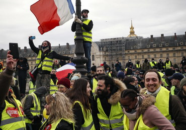 "Żółte kamizelki" znów protestują. "Macron do dymisji, system do obalenia"