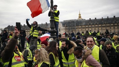 "Żółte kamizelki" znów protestują. "Macron do dymisji, system do obalenia"