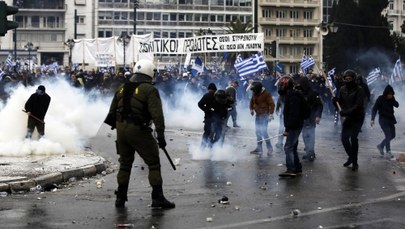 Tysiące protestują w Atenach. Doszło do starć z policją