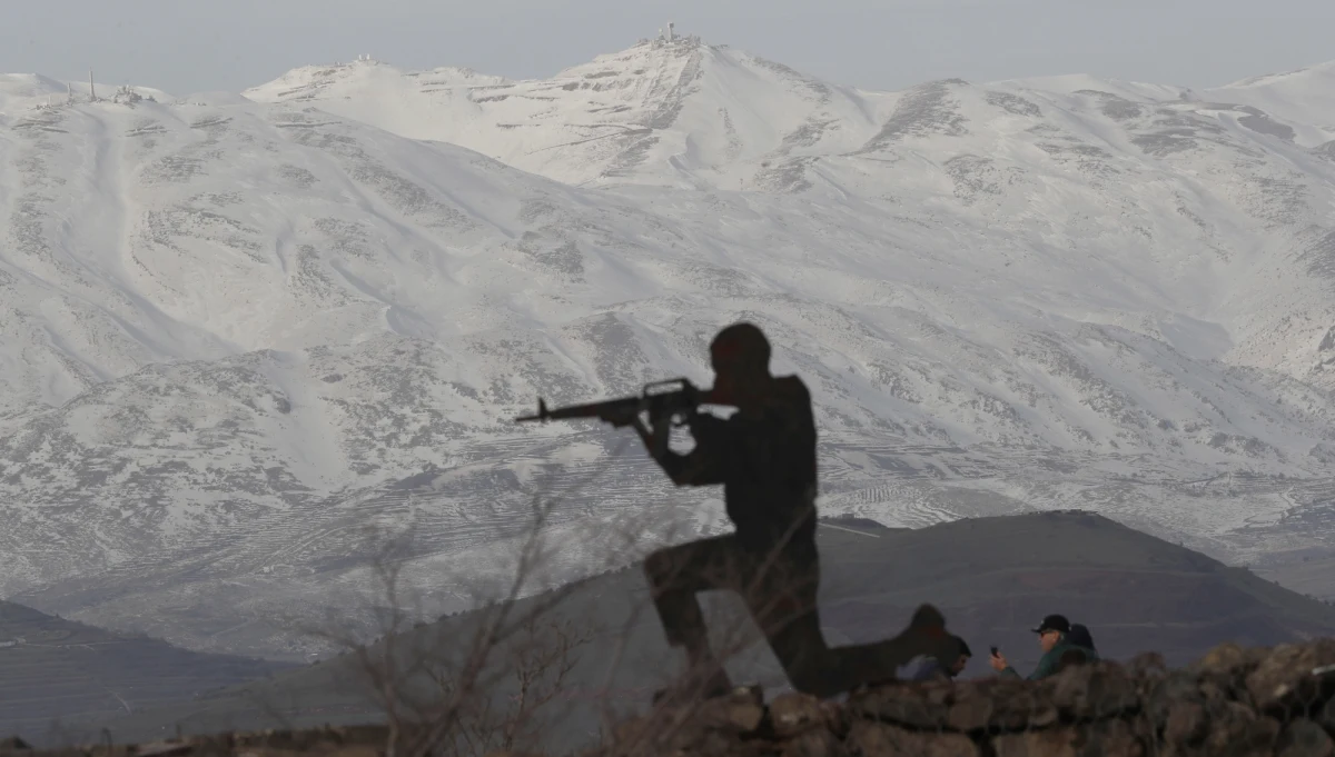 ​Wojsko izraelskie zestrzeliło w niedzielę, stosując system Żelaznej Kopuły, rakietę nad północną częścią okupowanych wzgórz Golan na granicy z Syrią. Zestrzelono ją wkrótce po oznajmieniu przez Syrię o izraelskim nalocie na południu kraju.