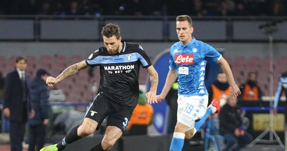 Arkadiusz Milik zdobył bramkę dla Napoli, a jego zespół pokonał u siebie Lazio 2:1 w 20. kolejce włoskiej ekstraklasy piłkarskiej. Łącznie Polak ma 11 goli w tym sezonie. W barwach Atalanty Bergamo zadebiutował natomiast Arkadiusz Reca.
