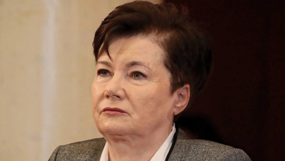 Hannie Gronkiewicz-Waltz przyznano policyjną eskortę - informuje „Dziennik Gazeta Prawna”. Kiedy 14 stycznia była prezydent Warszawy przebywała na dyżurze w pokoju nauczycielskim na Uniwersytecie Warszawskim, pojawił się u niej mężczyzna, który zachowywał się agresywnie - podała gazeta.