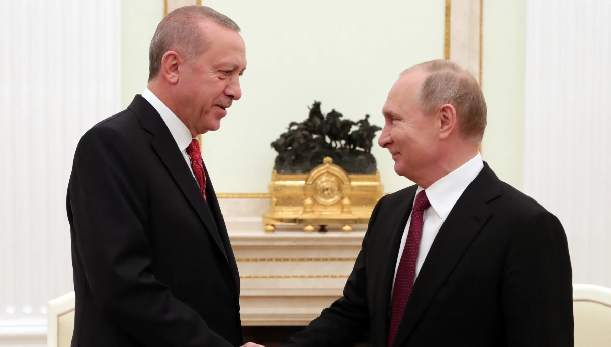 Prezydent Rosji Władimir Putin powiedział, rozpoczynając rozmowy z przywódcą Turcji Recepem Tayyipem Erdoganem, że oba kraje aktywnie współpracują w kwestii Syrii. Rozmowy liderów mają dotyczyć sytuacji w Syrii po wycofaniu się z tego kraju sił USA.