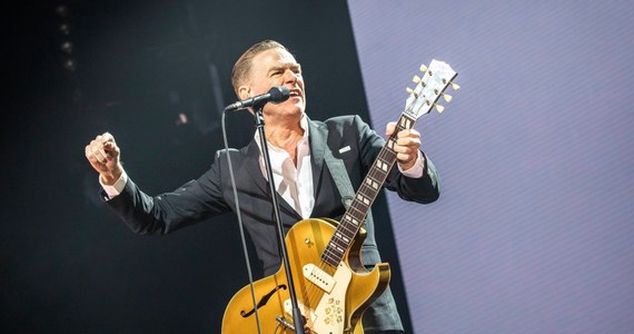 Bryan Adams w czerwcu zagra dwa koncerty w Polsce. Wystąpi 21 Czerwca w Ergo Arenie w Gdańsku i 22 czerwca na Pergoli przy Hali Stulecia We Wrocławiu. Będzie promował swój nowy album w ramach trasy „Shine A Light”. Sprzedaż biletów ruszy 28 stycznia o godz. 10. 