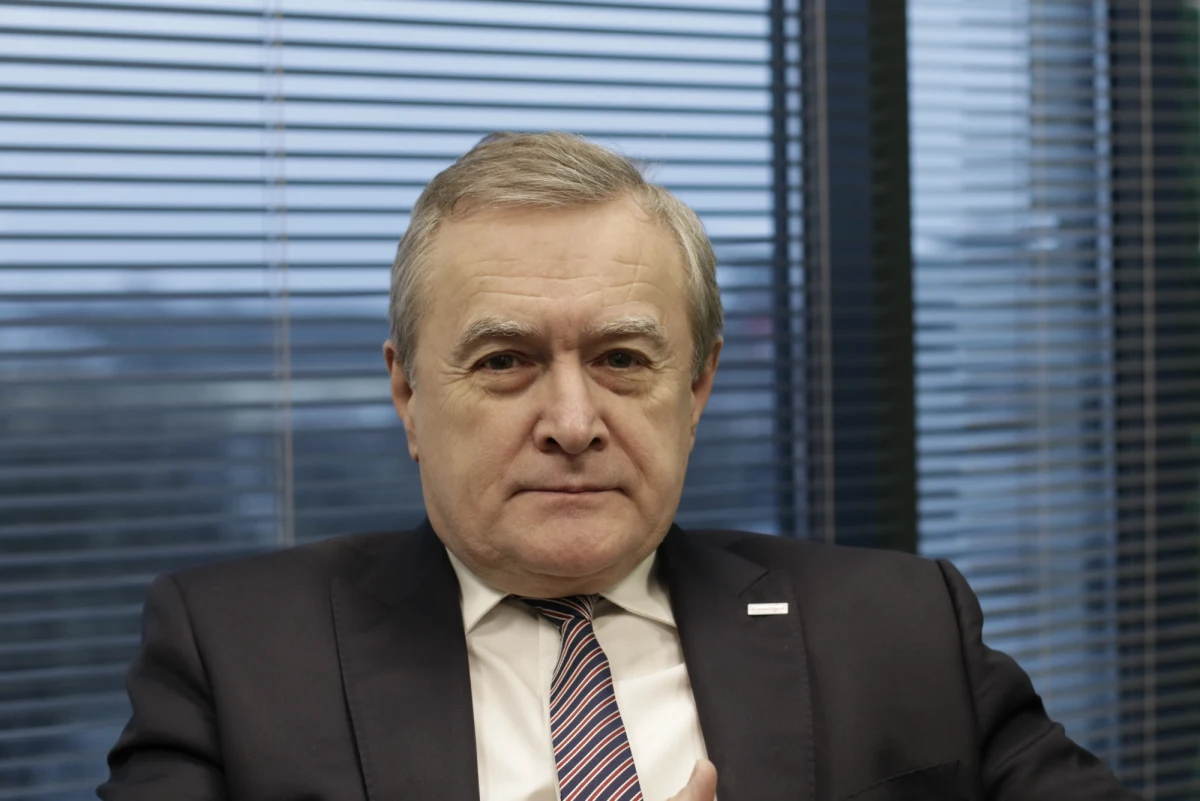 „To jest rzecz rzadko spotykana. Ja od samego początku wyrażałem się bardzo dobrze o tym filmie, byłem na premierze, byłem bardzo zdziwiony, że pani Joanna Kulig bardzo sympatycznie do ministra podeszła, bo minister jest różnie postrzegany w środowiskach. Pogratulowałem panu Pawlikowskiemu, porozmawialiśmy jak mężczyzna z mężczyzną, bo różne kwestie polityczne nas trochę dzielą. Poważni ludzie w poważnych sprawach potrafią zachować klasę” – tak o filmie „Zimna Wojna” mówi w Porannej rozmowie w RMF FM Piotr Gliński, wicepremier, minister kultury i dziedzictwa narodowego. „Zimna wojna” uzyskała trzy nominacje do Oscarów.