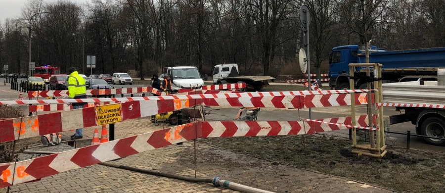 W mieszkaniach w blokach przy Kruczkowskiego już jest ciepło. Wcześniej niż planowano udało się usunąć awarię sieci ciepłowniczej.