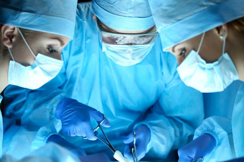 Amerykańscy lekarze wykonali historyczną transplantację, podczas jednej operacji przeszczepili pacjentce zarówno serce, jak i wątrobę  (chociaż jej własna była w pełni zdrowa), ograniczając tym samym ryzyko odrzucenia.