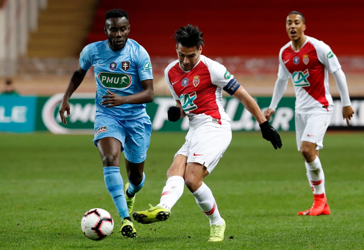 Po tym, jak w obowiązkach szkoleniowca Monaco zawieszony został Thierry Henry, media we Francji spekulują, że jego następcą ma zostać zwolniony kilka miesięcy wcześniej Leonardo Jardim. Portugalczyk trenerem zespołu z księstwa przestał być w październiku ubiegłego roku.