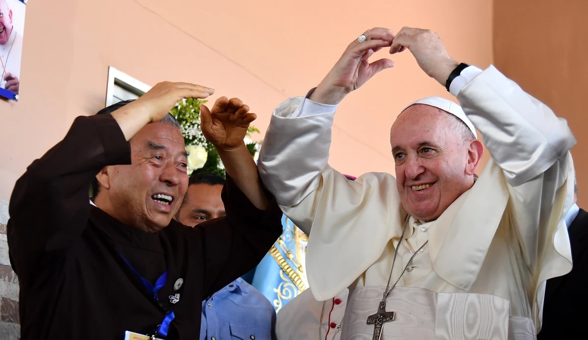 Za nami Światowe Dni Młodzieży w Panamie. Bezpośrednio po mszy kończącej spotkanie młodych z całego świata papież odwiedził Dom Miłosiernego Samarytanina gdzie spotkał się z osobami chorymi na AIDS. Franciszek zaapelował także o pokojowe rozwiązanie kryzysu w Wenezueli oraz poszanowanie praw człowieka.