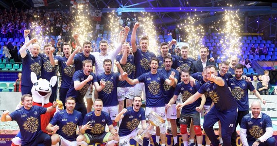 ZAKSA Kędzierzyn-Koźle wygrała z Jastrzębskim Węglem 3:1 (25:20, 25:13, 25:27, 25:17) w finale turnieju Pucharu Polski, który był rozgrywany we wrocławskiej hali Orbita. "Bardzo się cieszę z pucharu i postawy swojego zespołu w całym turnieju" - podkreślił trener Zaksy, Andrea Gardini.