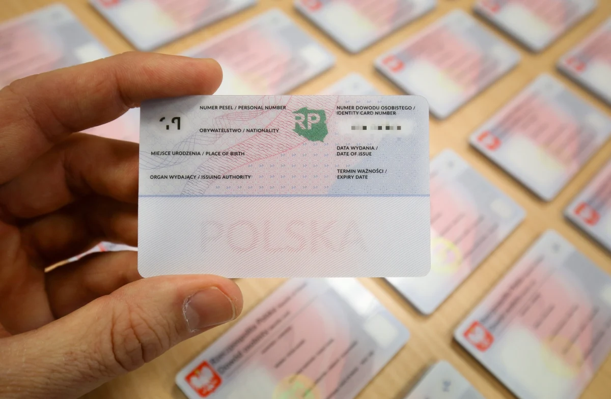 120 milionów złotych - kredyty na taką kwotę próbowali wyłudzić oszuści podszywając się pod inne osoby, tylko w trzecim kwartale ubiegłego roku. 28 stycznia to Europejski Dzień Ochrony Danych Osobowych. W Faktach sprawdzamy, jak skutecznie możemy chronić nasze dane i czym są dane wrażliwe? 