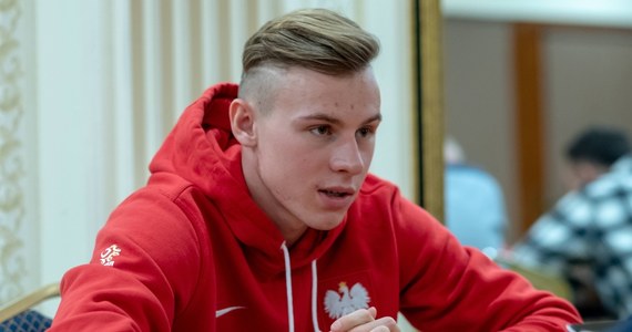 Szymon Żurkowski rozpoczął dzisiaj rano testy medyczne w klubie włoskiej ekstraklasy - Fiorentinie. Wkrótce piłkarz Górnika Zabrze i młodzieżowej reprezentacji Polski ma podpisać kontrakt, ale do włoskiej ekipy dołączy dopiero po zakończeniu sezonu.