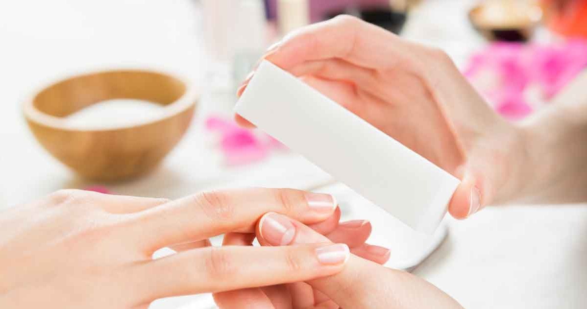 Ombre na paznokciach - jakie połączenie kolorystyczne wybrać? To będzie hitem tej wiosny