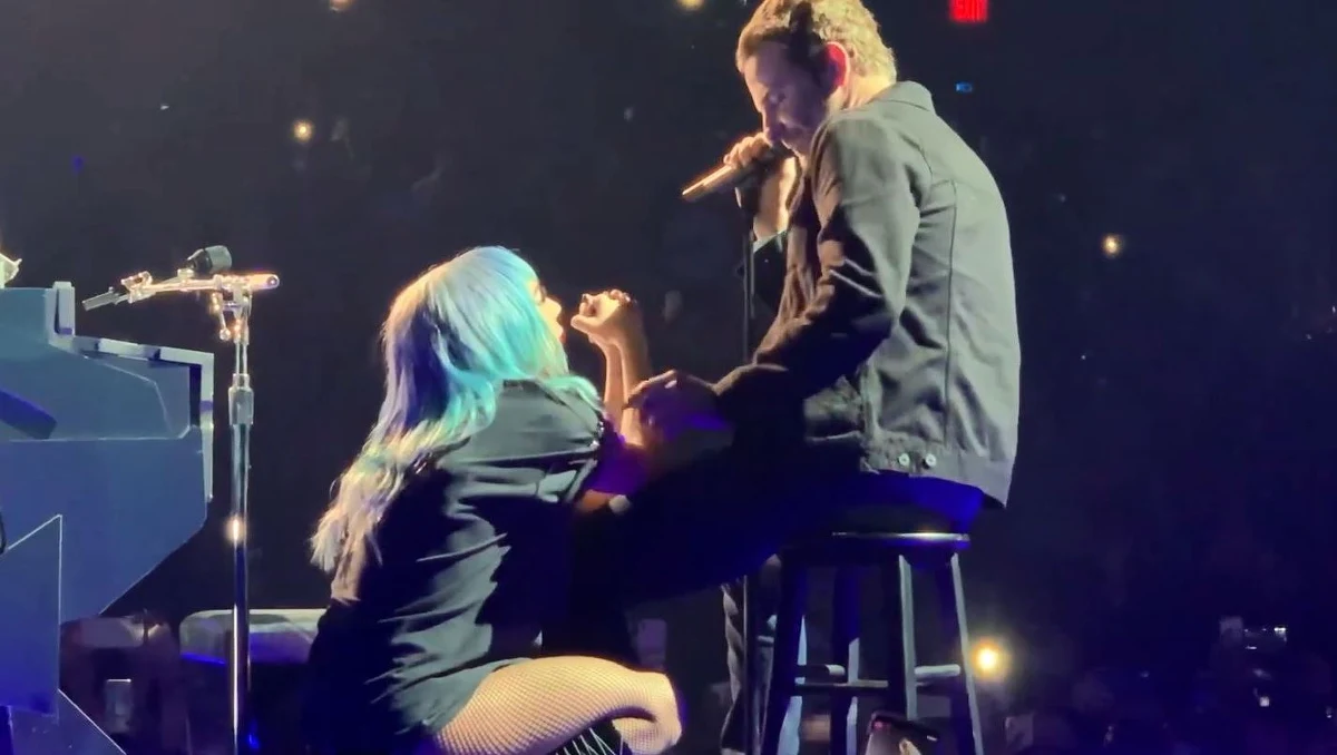 Osoby, które kupiły bilet na sobotni występ Lady Gagi w Las Vegas miały niespodziankę. Na scenie w pewnym momencie pojawił się Bradley Cooper i wykonał z gwiazdą nominowany do Oscara utwór "Shallow", pochodzący z debiutanckiego filmu Coopera "Narodziny gwiazdy".