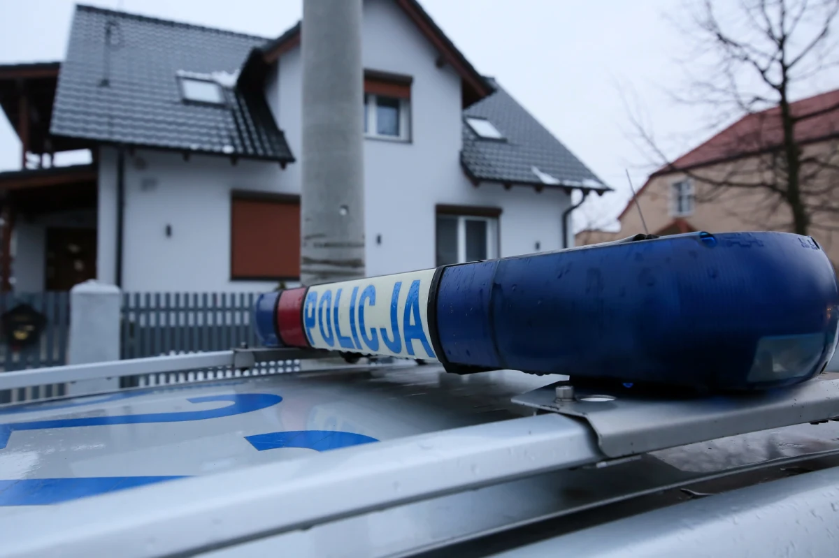 W jednym z domów w wielkopolskim Ostrzeszowie policja znalazła ciała córki i ojca – poinformowała rzeczniczka prasowy ostrzeszowskiej policji Ewa Jakubowska.
