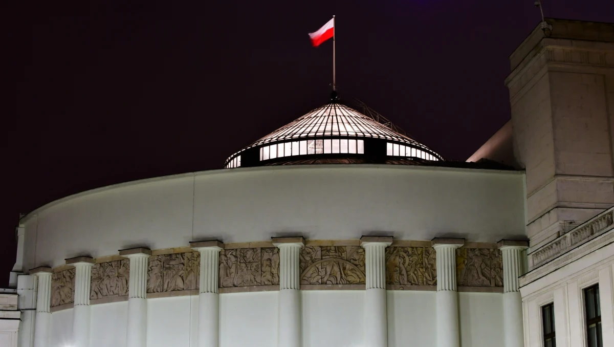 Według najnowszego sondażu przeprowadzonego przez IBRIS na zlecenie "Rzeczpospolitej", PiS może liczyć na 35 proc. poparcia. Na drugim miejscu jest PO - z wynikiem 29,2 proc. To pierwsze badanie poparcia zrealizowane po tragicznej śmierci prezydenta Gdańska Pawła Adamowicza. 