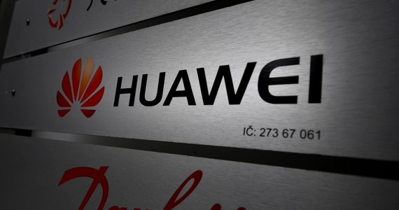 Chińskie władze wezwały USA do "zaprzestania bezpodstawnej rozprawy" z koncernem Huawei i zapowiedziały "stanowczą obronę" krajowych firm. Wcześniej Waszyngton przedstawił Huawei zarzuty dot. łamania sankcji przeciwko Iranowi i licznych oszustw. 