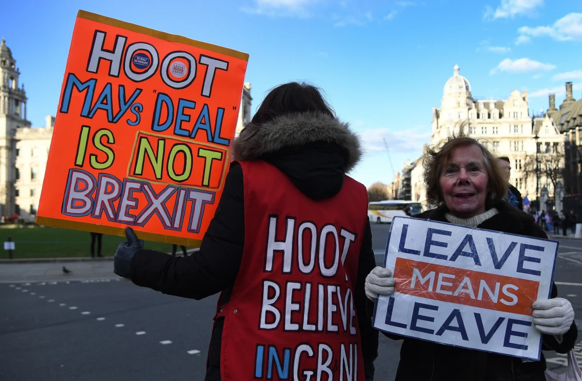 Brytyjska Izba Gmin zagłosuje dziś nad poprawkami do ustawy regulującej warunki wyjścia Wielkiej Brytanii z Unii Europejskiej. Przed dwoma tygodniami ustawa została odrzucona w paramencie miażdżącą większością 230 głosów