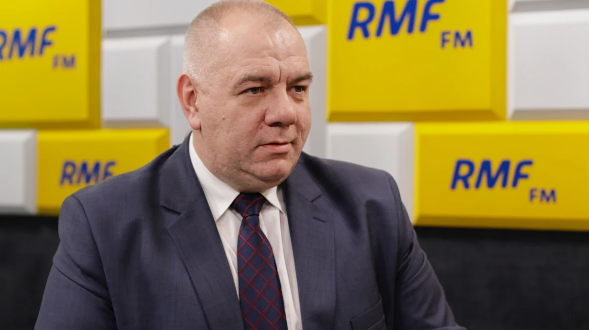 „Cała ta akcja z tym artykułem, z próbą, że tak powiem, zbudowania takiego napięcia, przekonania, że tutaj jest jakaś wielka afera, że nagle zatrzęsie się scena polityczna w Polsce, bo takie zapowiedzi przecież wczoraj były, wszystko to pokazuje, że chodziło o to, żeby w jakiś sposób skompromitować pana prezesa Jarosława Kaczyńskiego materiałem, który w żadnym wypadku nie jest kompromitujący" - powiedział w Popołudniowej rozmowie w RMF FM Jacek Sasin.