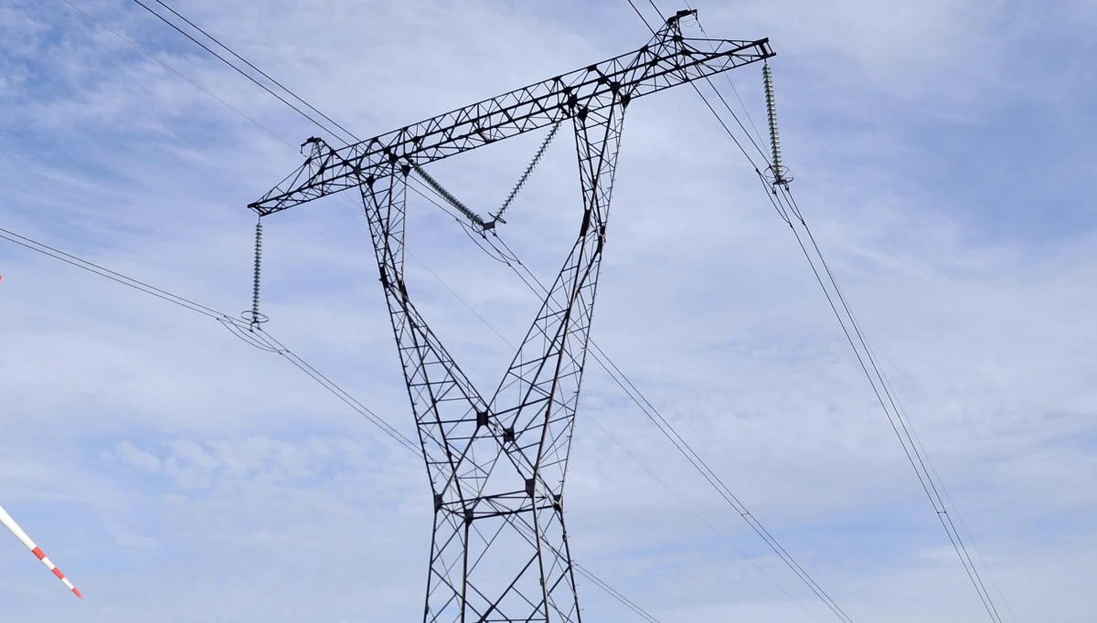 ​Najwyższe w historii zapotrzebowanie na moc padło w piątek - 26 504 MW. Poprzedni rekord odnotowano 28 lutego 2018 roku, wynosił 26 448 MW - poinformowały Polskie Sieci Elektroenergetyczne.