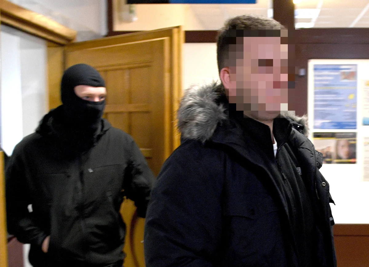 Sąd w Tarnobrzegu uwzględnił wniosek o trzymiesięczny areszt dla byłego rzecznika MON Bartłomieja M. Wczoraj mężczyzna usłyszał zarzuty.