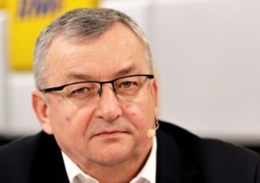 Andrzej Adamczyk: Prezes PiS nie jest jedyną osobą, która nie korzysta z bankomatu 