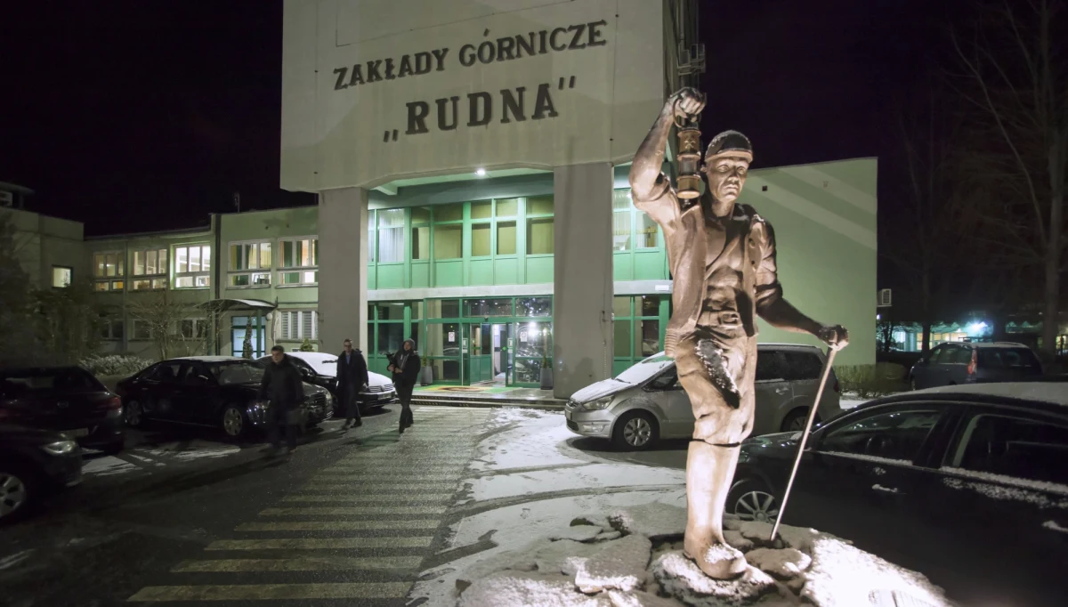 ​Wizje lokalne dwóch komisji zaplanowano dziś w kopalni Rudna w Polkowicach, gdzie doszło do silnego wstrząsu. Czterech górników wciąż jest w szpitalach.