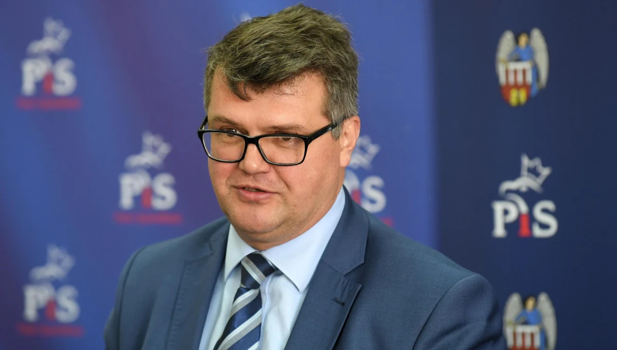 ​Jakub R. nie był przez nikogo wsadzony na stanowisko w Biurze Gospodarki Nieruchomości jesteśmy w stanie to udowodnić - powiedział zastępca ministra koordynatora służb specjalnych Maciej Wąsik.