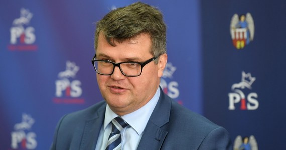 ​Jakub R. nie był przez nikogo wsadzony na stanowisko w Biurze Gospodarki Nieruchomości jesteśmy w stanie to udowodnić - powiedział zastępca ministra koordynatora służb specjalnych Maciej Wąsik.