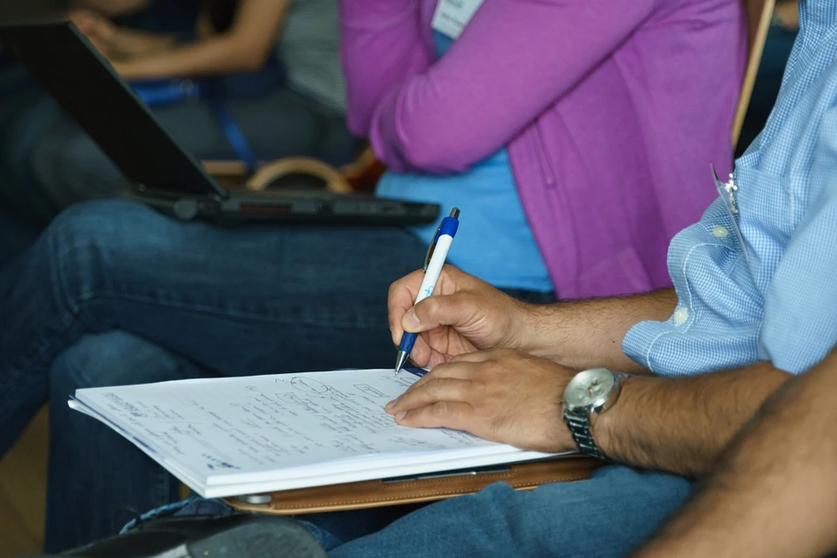 Znajomi często pytają mnie, czy studiujący dzisiaj młodzi ludzie są lepsi czy gorsi niż ich poprzednicy sprzed niemal 40 lat, kiedy rozpoczynałem pracę na wyższej uczelni. Odpowiadam, że nie się tego jednoznacznie ocenić, ale mogę wskazać argumenty i na "nie", i na "tak". 
