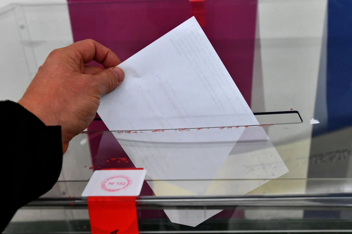 Senat przyjął bez poprawek nowelizację Kodeksu wyborczego, autorstwa  PiS. Za nowelą opowiedziało się 57 senatorów, 27 było przeciw, nikt nie wstrzymał się od głosu. Nowelizacja trafi teraz do podpisu przez prezydenta.