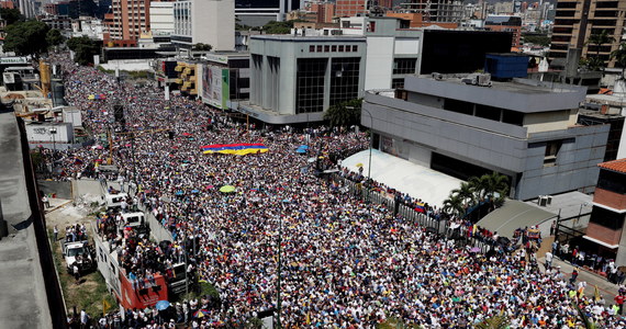 Przeciwnicy prezydenta Wenezueli Nicolasa Maduro wyszli na ulice Caracas. Jak donosi specjalny wysłannik RMF FM Patryk Michalski, na ulicach stolicy Wenezueli demonstrowały setki tysięcy osób.
