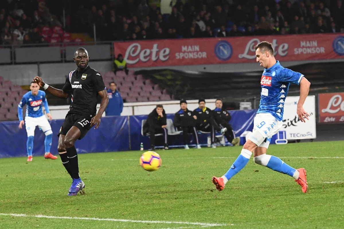 Arkadiusz Milik zdobył jednego gola, a Napoli pokonało Sampdorię Genua 3:0 w drugim sobotnim meczu 22. kolejki włoskiej ekstraklasy piłkarskiej. To 12. w sezonie trafienie polskiego napastnika. Milikowi brakuje jednej bramki, by dorównać Krzysztofowi Piątkowi z Milanu.