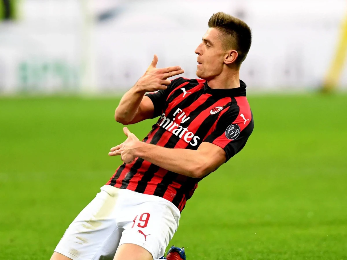 "Cieszynki", czyli sposób okazywania radości po strzelonej bramce, to znak rozpoznawczy wielu piłkarzy. Krzysztof Piątek ma pistolety. Leo Messi w charakterystyczny sposób podnosi ręce w kierunku nieba. Dzięki ciekawym "cieszynkom" mało znany islandzki zespół Stjarnen stał się rozpoznawalny na całym świecie.