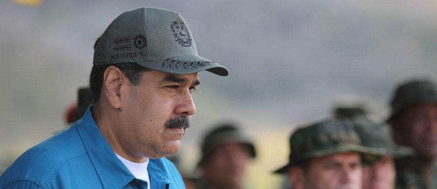 Przywódca Wenezueli Nicholas Maduro oświadczył w rozmowie z hiszpańskim kanałem telewizyjnym La Sexta, że nie zamierza się stosować do ultimatum ws. rozpisania nowych wyborów, jakie 26 stycznia pod adresem Caracas wystosowało kilka krajów UE. "A z jakiego to powodu Unia Europejska mówi krajowi uznawanemu przez społeczność międzynarodową, że ma zrobić powtórkę wyborów prezydenckich, chociaż takie już były u nas przeprowadzone? Czyż nie dlatego, że prawicowi sojusznicy UE w Wenezueli ich nie wygrali?" - pytał Maduro. "Umyślnie stawiają nas pod ścianą z tym ultimatum, aby nas sprowokować do zajęcia skrajnie konfrontacyjnej postawy" - ocenił.