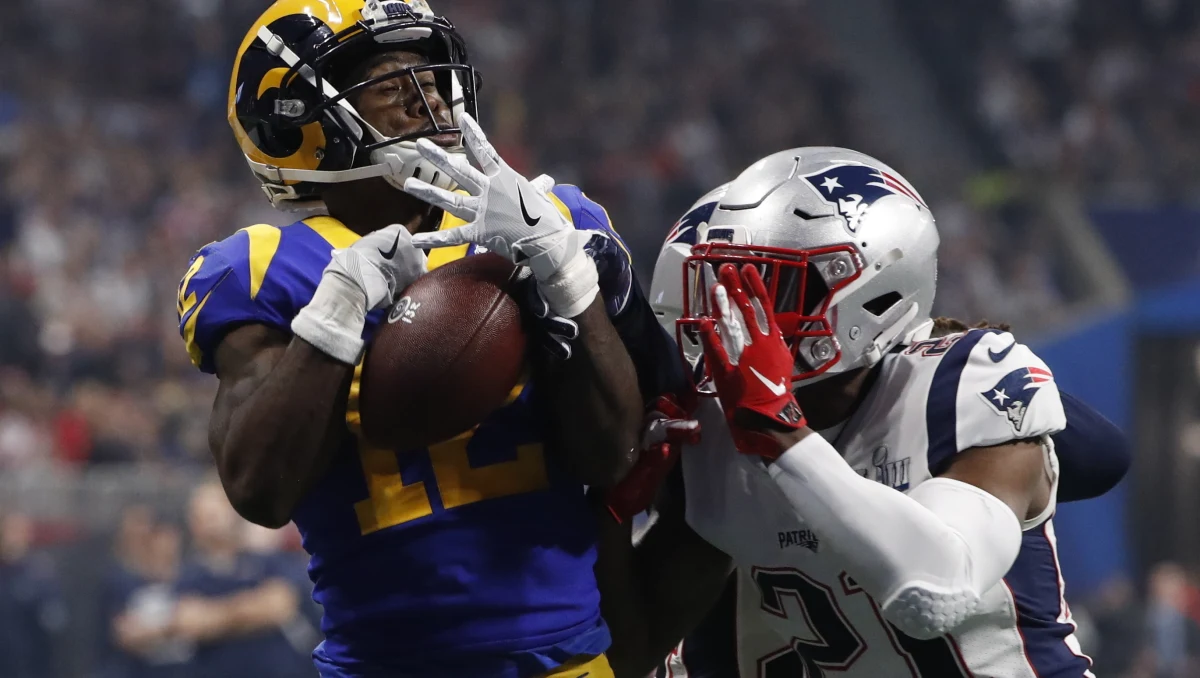 Super Bowl, czyli finał amerykańskiej ligi futbolu NFL przyciąga przed telewizory niemal wszystkich Amerykanów.  Jak pokazują badania, wielu z nich dzień po meczu nie przyjdzie do pracy.