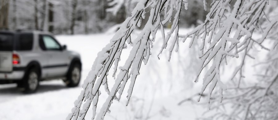 Synoptycy zapowiadają intensywne opady śniegu w poniedziałek i rozpogodzenia we wtorek. Zmiana pogody nastąpi w czwartek.