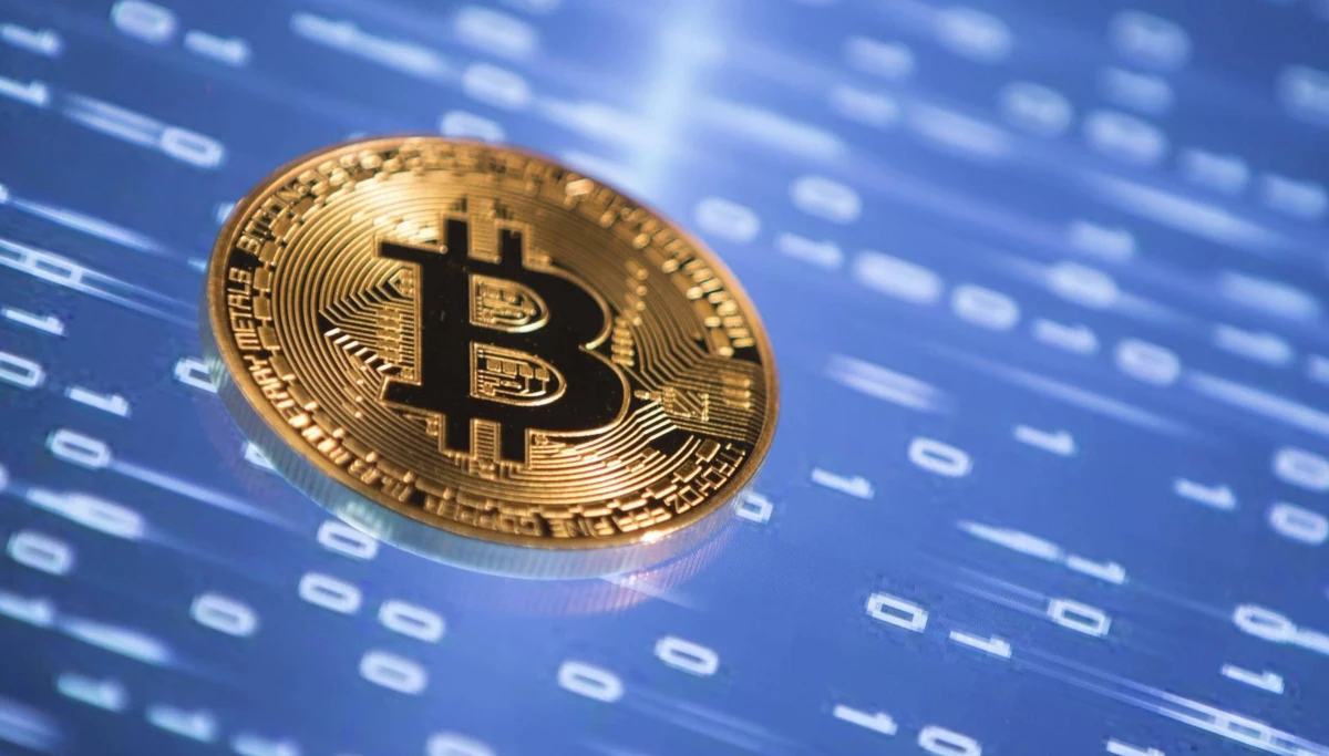 ​Ponad 180 milionów kanadyjskich dolarów w kryptowalutach zostało zamrożonych po tym, jak właściciel cyfrowej platformy QuadrigaCX zmarł nagle w Indiach. Mężczyzna był jedyną osobą posiadającą hasła do portfeli klientów.