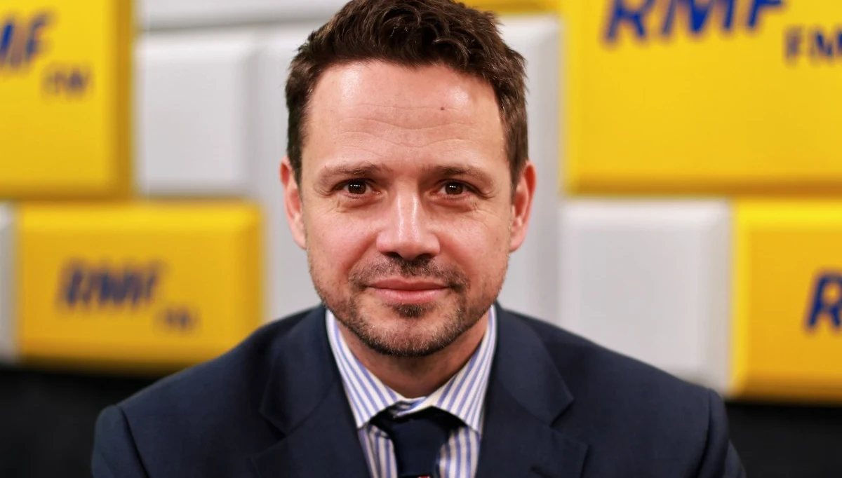 "To nie jest tak, że ratusz nie pozwolił tam budować budynków" - mówił o inwestycji na Srebrnej gość Popołudniowej rozmowy w RMF FM prezydent Warszawy Rafał Trzaskowski. Podkreślił on, że spór dotyczy wysokości budynku i ilości pięter. Spółka Srebrna liczyła tam na budowę niemal 50-piętrowych wieżowców. "11 pięter myślę, że dla skromnej fundacji wystarczy. Większość fundacji byłaby zachwycona" - powiedział Trzaskowski.